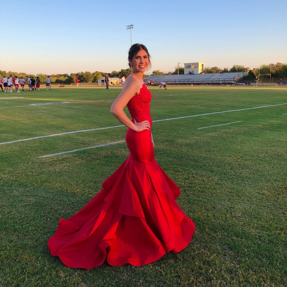 Red Sherri Hill prom dress